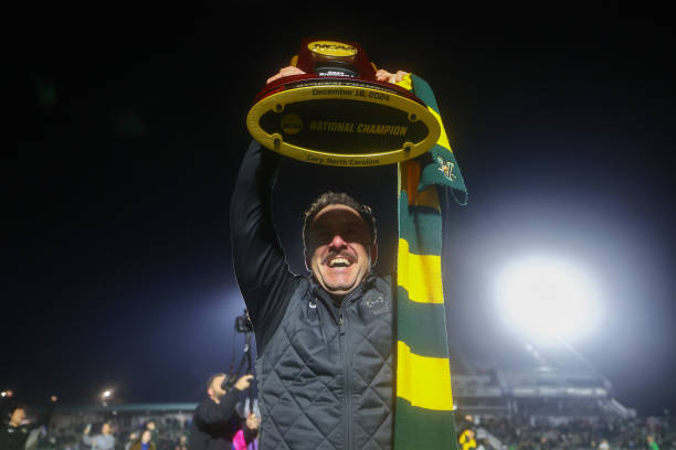 坚不可摧的 坚不可摧的